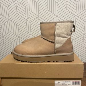 UGG Classic Mini Snake